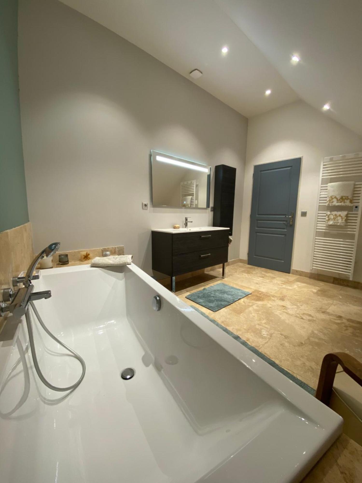 La Cour Verte Chambres D'Hotes Montepilloy Ngoại thất bức ảnh